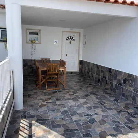 Gina House Nazaré